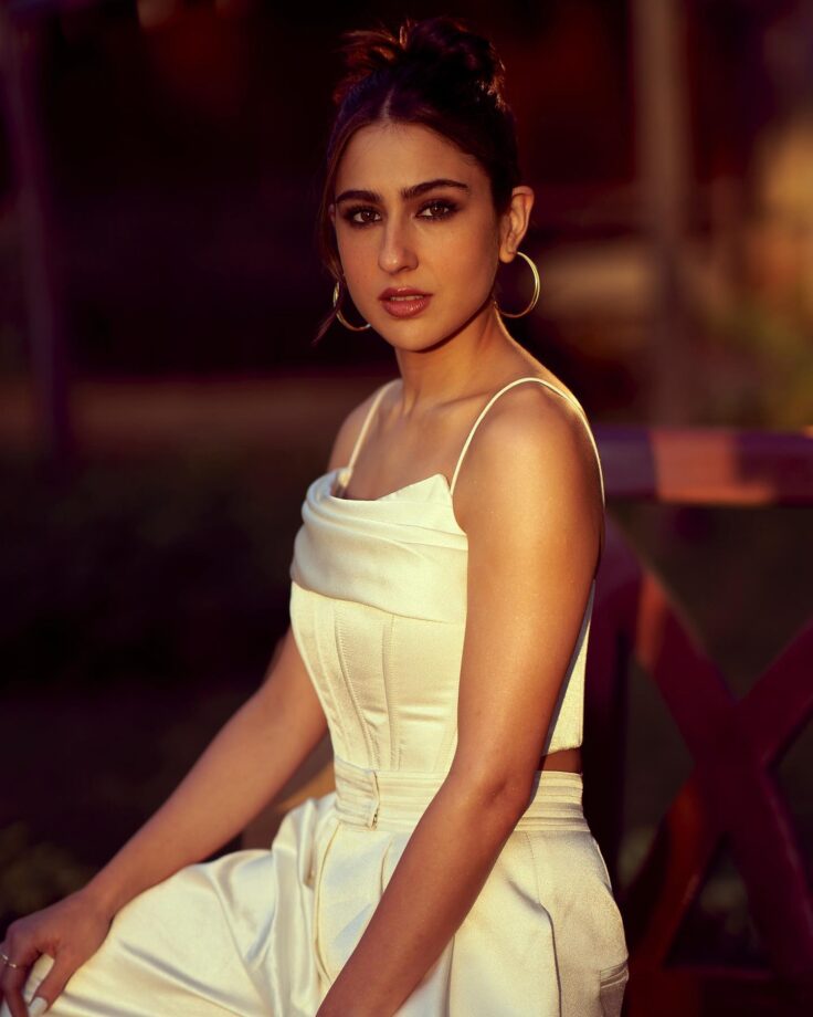 Sara Ali Khan adorns majestic glow in white, see pics 787701