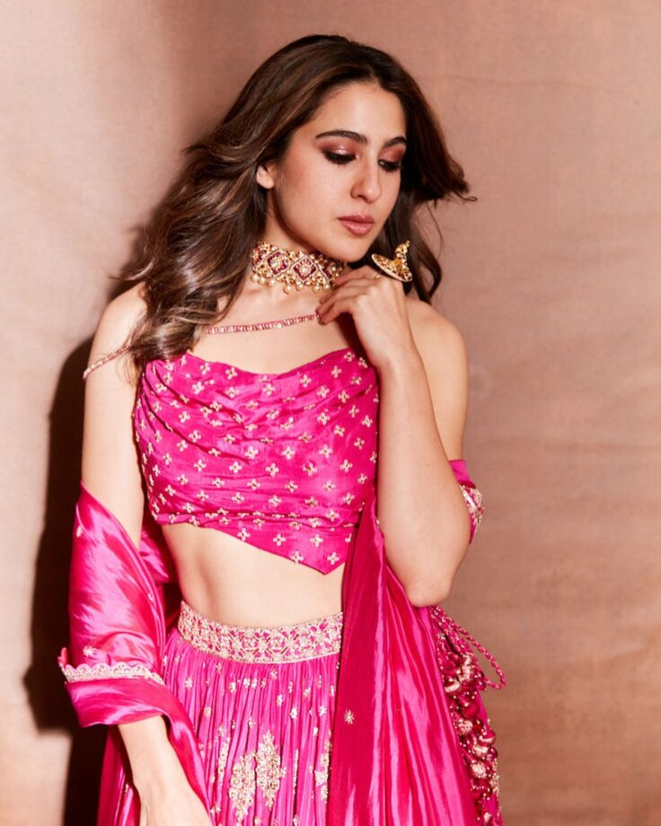 Sara Ali Khan exudes glam in rani pink ethnic suit, see pics 788217