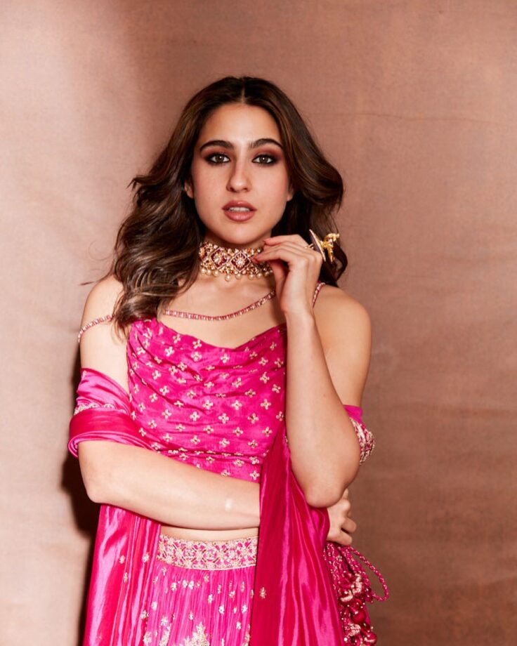 Sara Ali Khan exudes glam in rani pink ethnic suit, see pics 788218