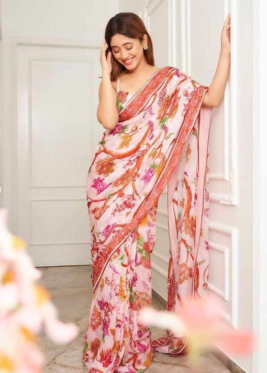 Shivangi Joshi and her best saree looks that will make you all crush on her 786187