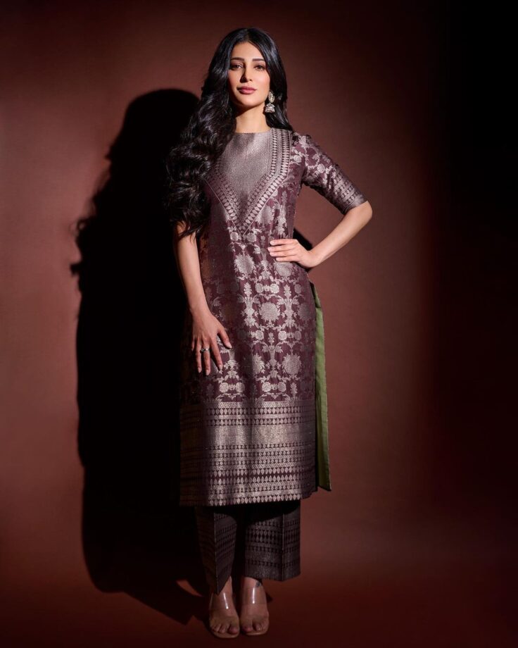 Shruti Haasan Looks Ethereal In A Brown And Silver Floral Printed Kurta Set 780291