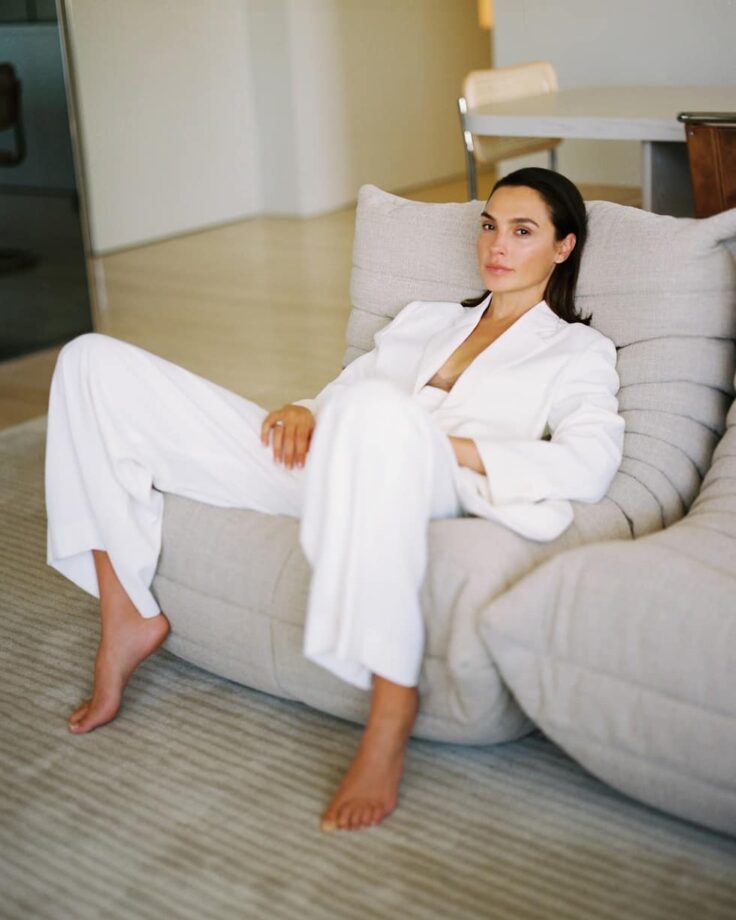 Style Crush: Gal Gadot's Fashion Game In White Outfits Will Leave You Mesmerised 781423