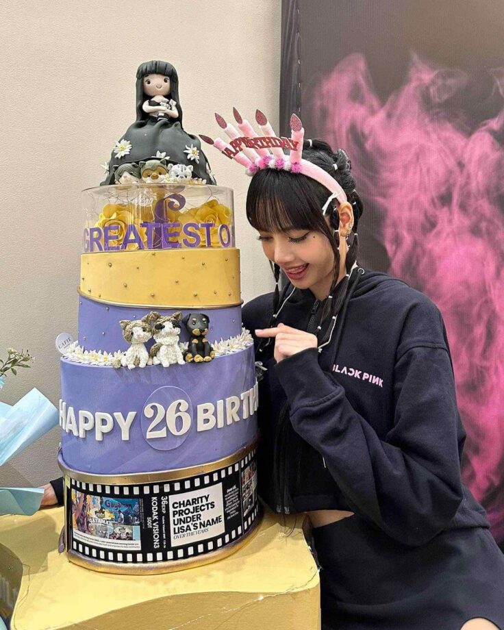 Such crazy energy: Blackpink’s Lisa celebrates 26 birthday with humongous cake, see photodump 789831
