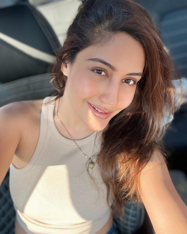 Surbhi Chandna’s Sunday selfie is too adorable to handle 786918