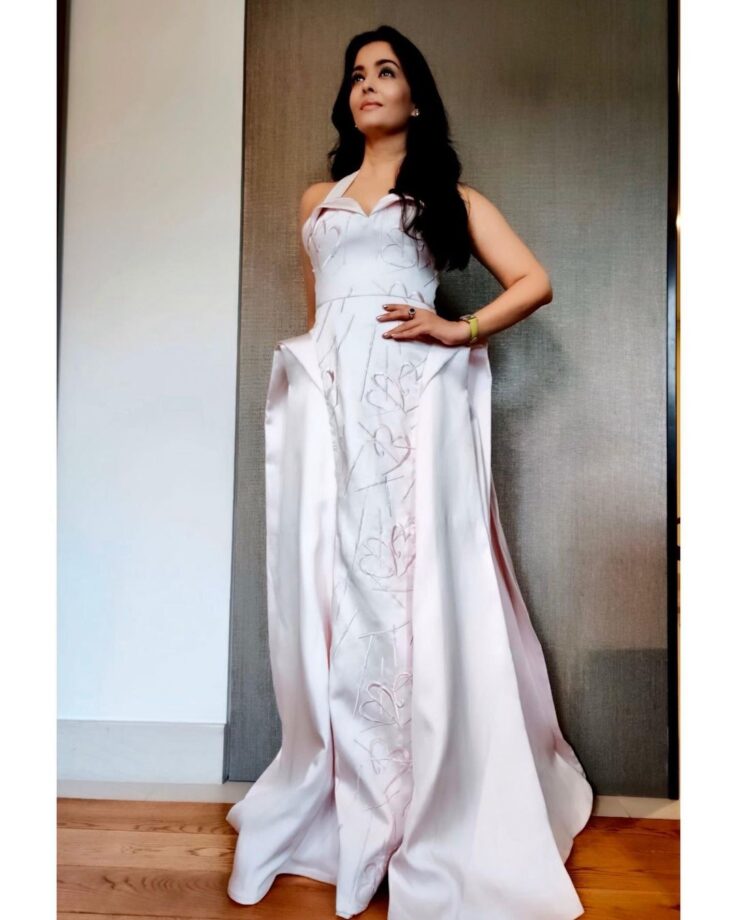 For Her Final Cannes Outing, Aishwarya Rai Dons A Dazzling White Gown,  Shares Pic With Aaradhya