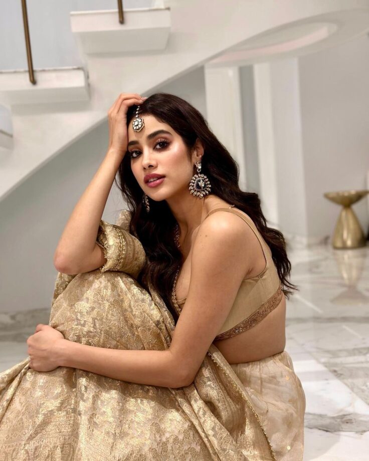 Times when Janhvi Kapoor stunned in Manish Malhotra outfits, see pics 790209