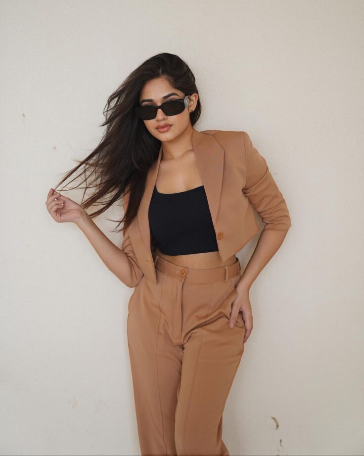 Want to slay in monotone pantsuits? Jannat Zubair Rahmani is your ultimate inspiration 785611