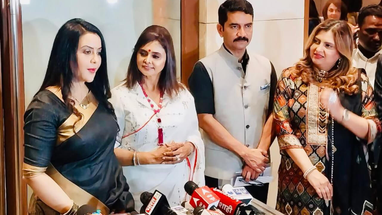 Women Achiever Awards 2023 : Singer & Social Activist Mrs. Amruta Fadnavis encourages women to be leaders in all occupations!