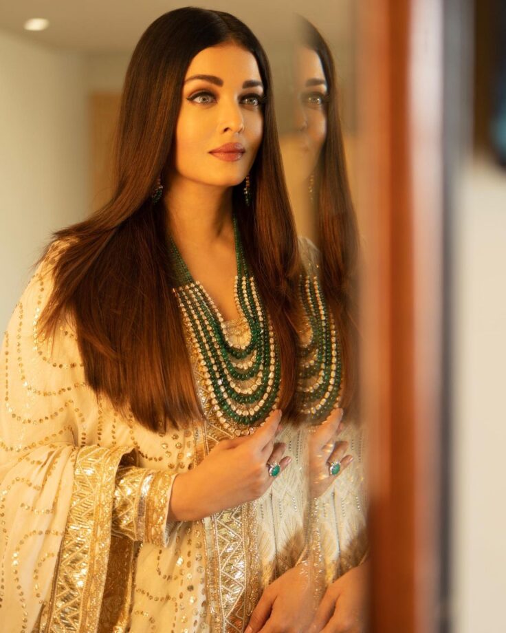 Aishwarya Rai Bachchan Exudes Regality In Ivory Anarkali Dress, Abhishek Bachchan Loves It 801889