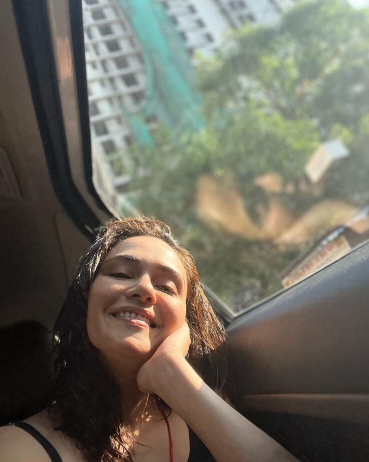 Amruta Khanvilkar On Her Way To Where In These Sunkissed Pictures; Find Out 799779