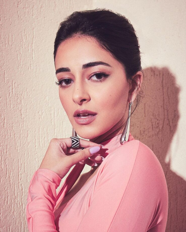 Ananya Panday Turns Barbie Doll In Pink Bodycon Dress; Fan Says National Heartthrob 801850
