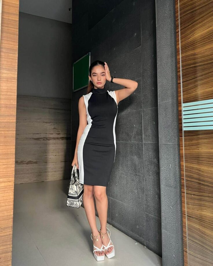 Anushka Sen is all about 'chessboard' vibes in new bodycon dress, see pics 794502
