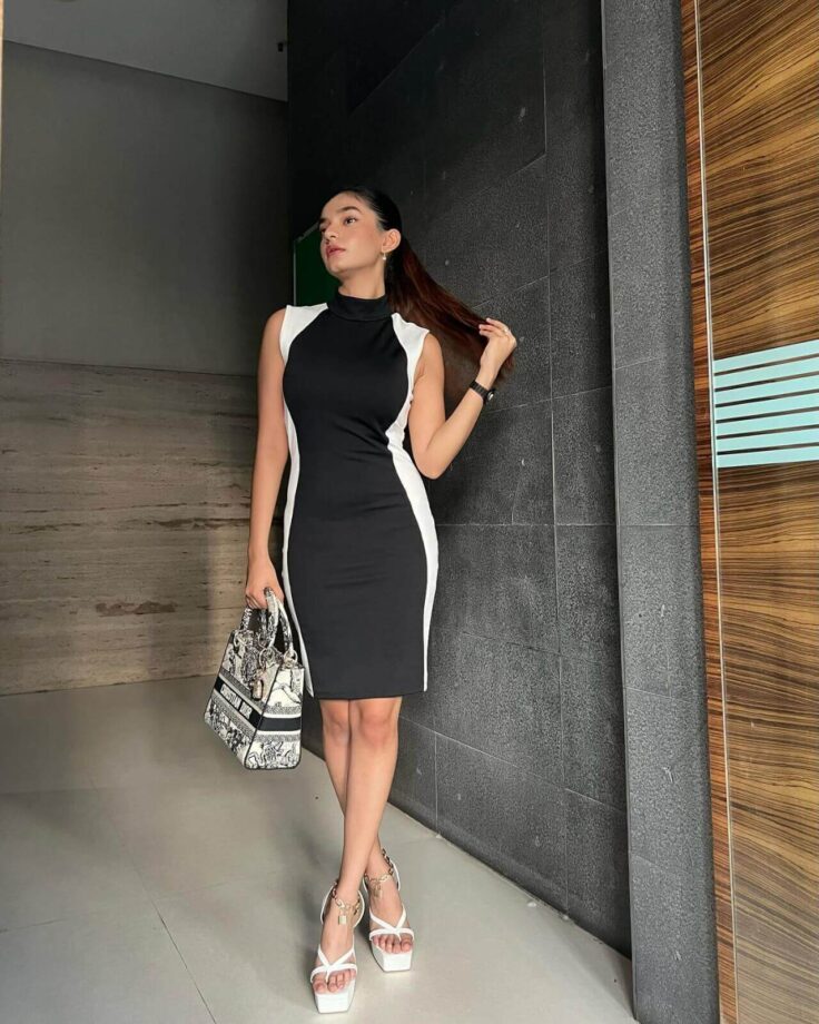 Anushka Sen is all about 'chessboard' vibes in new bodycon dress, see pics 794503
