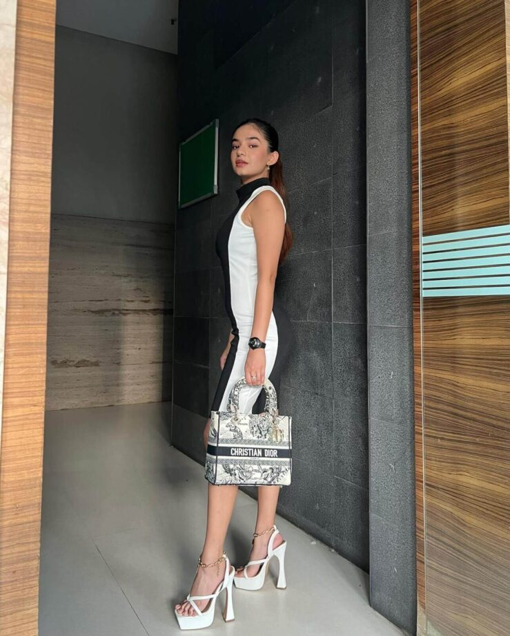 Anushka Sen is all about 'chessboard' vibes in new bodycon dress, see pics 794500