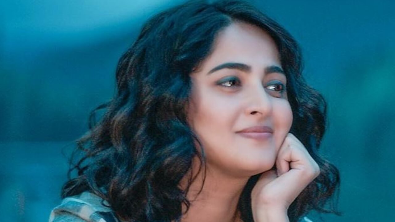 Anushka Shetty is lost in thoughts, read 800261