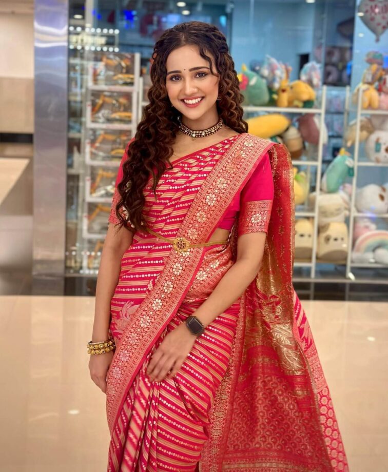 Ashi Singh shares stunning look in South Indian saree, we are in awe 800457
