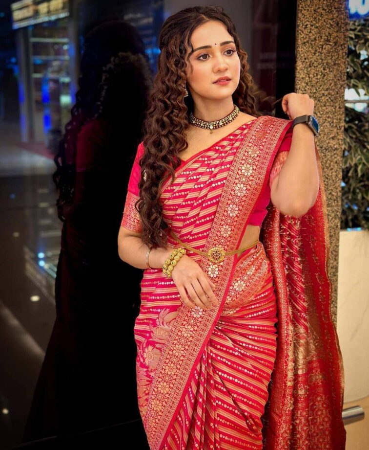 Ashi Singh shares stunning look in South Indian saree, we are in awe 800458