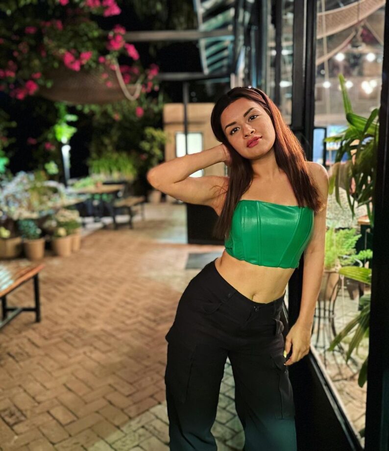 Avneet Kaur Exudes Good Vibes In This Green And Black Combination; Check Here 802219
