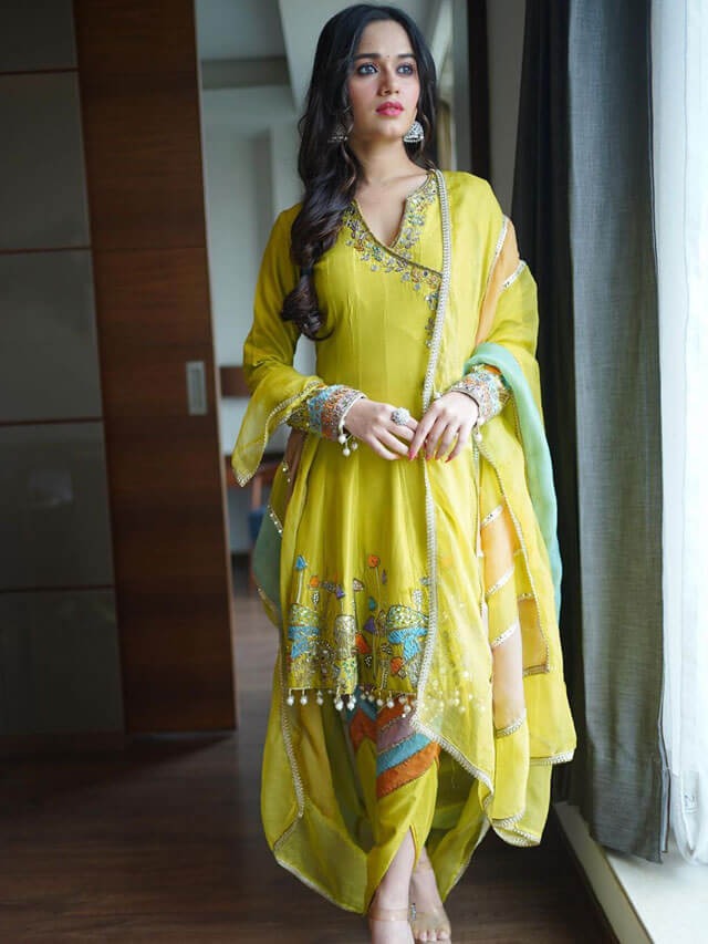 Avneet Kaur, Jannat Zubair, Shivangi Joshi Flaunt Their Colourful Salwar Suit Style 801010