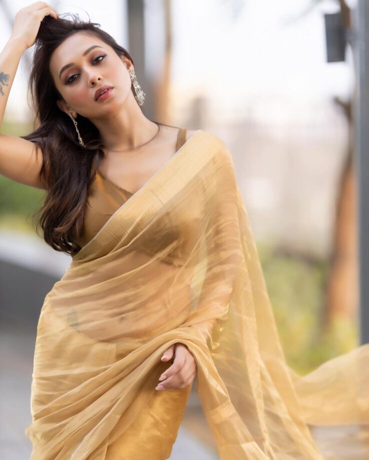 Actor-TMC MP Mimi Chakraborty finds hair in food served on Emirates flight  - The Week