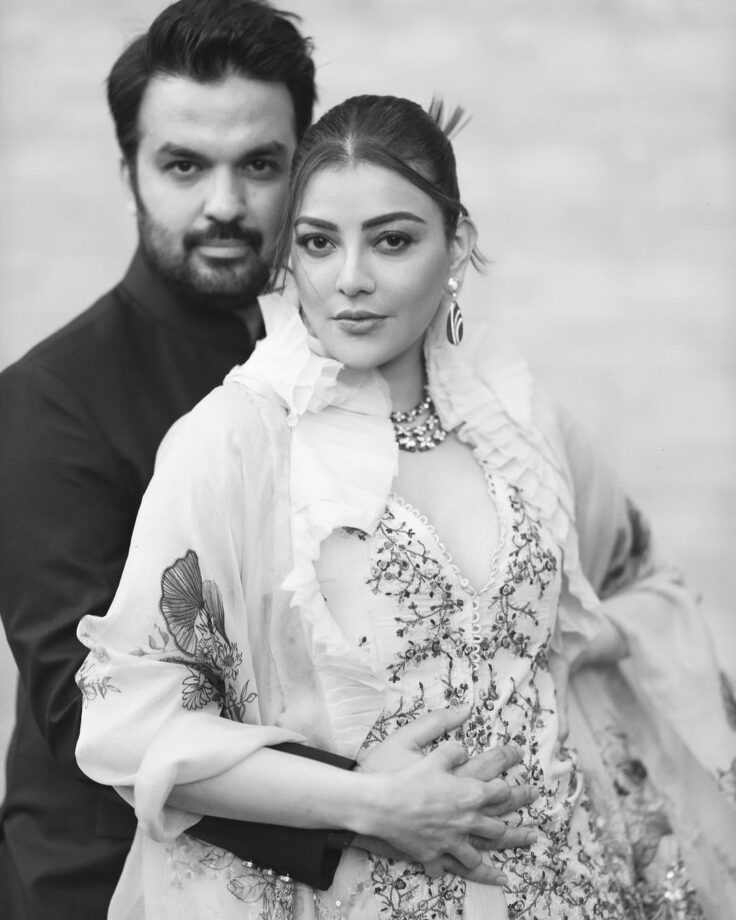 Couple Goals: Kajal Aggarwal Looks Stunning While Poses With Hubby Gautam Kitchlu, See Pics 793223