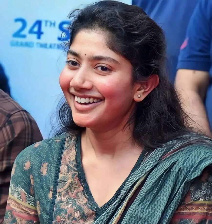 'Crush Of The Nation' Sai Pallavi and her best smiling moments 800655