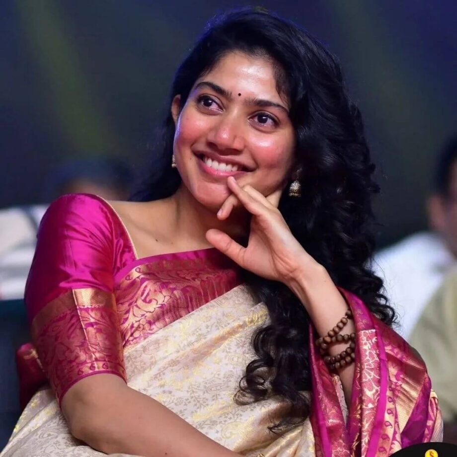 'Crush Of The Nation' Sai Pallavi and her best smiling moments 800669