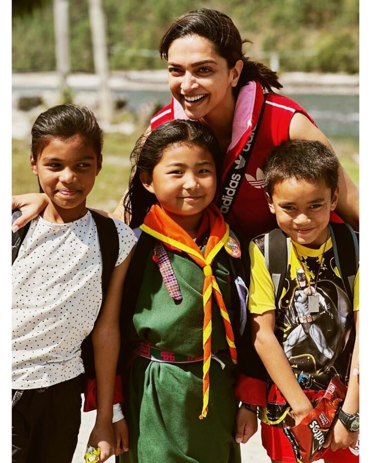 Deepika Padukone explores Bhutan, spends day with the natives 797608