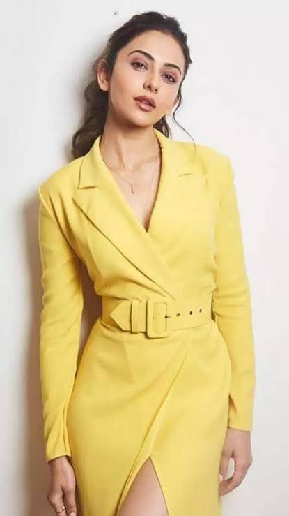 Fashion Battle: Katrina Kaif Vs Rakul Preet Singh: Your vogue queen in belted pantsuit? 797126