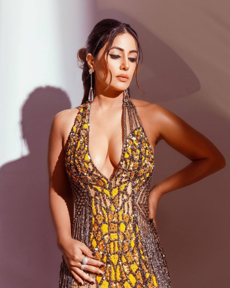 Hina Khan owns the plunge neckline like a boss with gold shimmers, see pics 802392