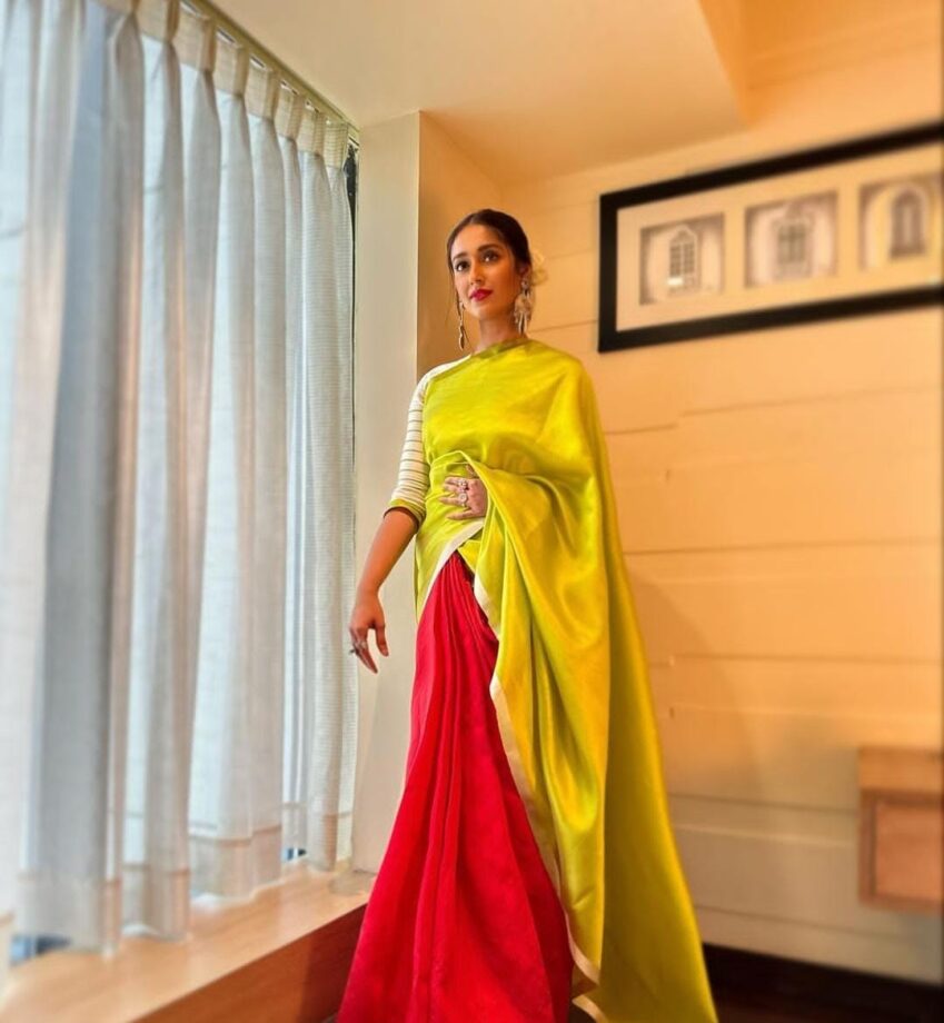 Ileana D’Cruz is absolute magic in sarees, see pictures 799723