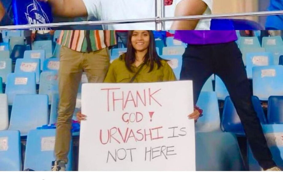 IPL 2023: Urvashi Rautela reacts to a girl holding a placard that says 'Thank God Urvashi Is Not Here' 795044