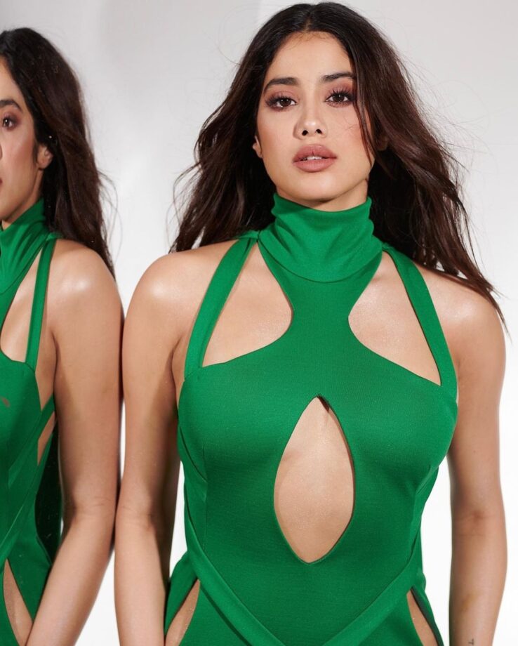 Janhvi Kapoor Turns Smoking Hot In Green Chilly Body Hugging Gown; Fans Go Gaga 801866