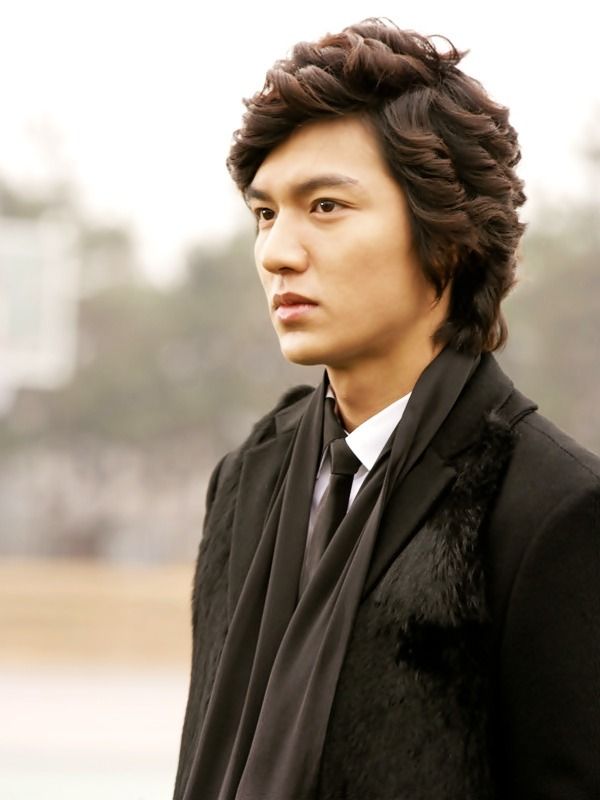 Lee Min Ho And His Hair Flip Obsession, Check Out 800911
