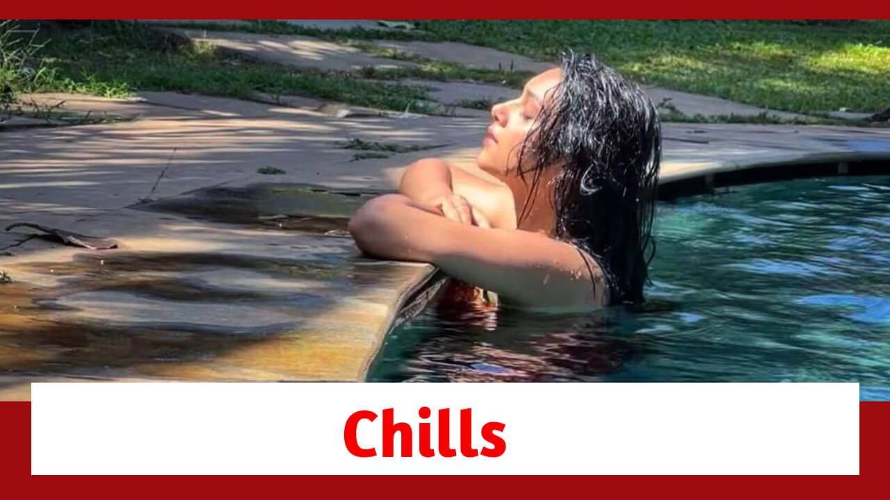 Mallika Singh Chills As She Enjoys At The Swimming Pool; Check Here 800115