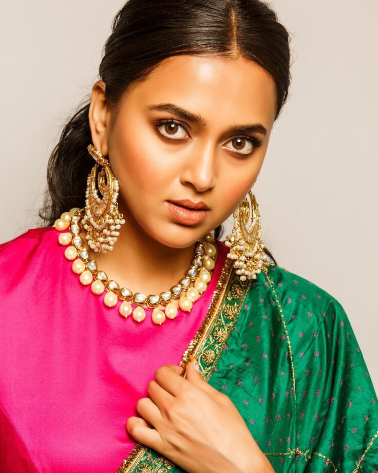 Naagin Fame Tejasswi Prakash Flaunts Her Rich Jewellery-Clad Looks; Check Pics 800645