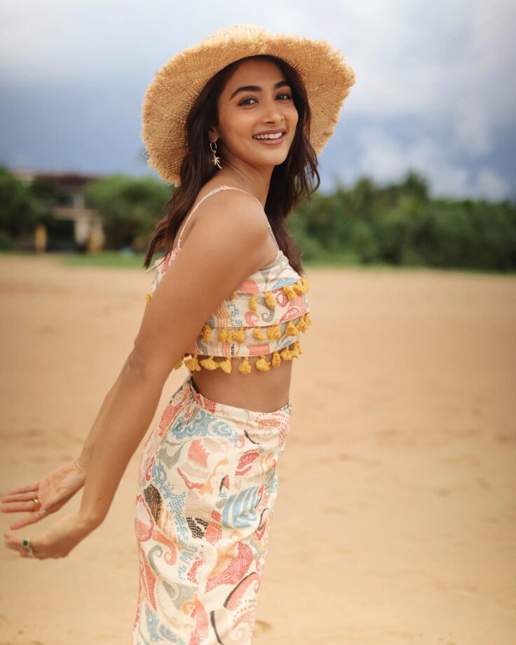 Pooja Hegde enjoys 'me time' in Bentota Beach at Sri Lanka, see latest snaps 802980
