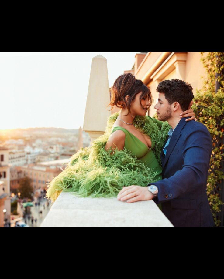 Priyanka Chopra and Nick Jonas enjoy lovey-dovey moment in Rome, (unseen pics) 800430