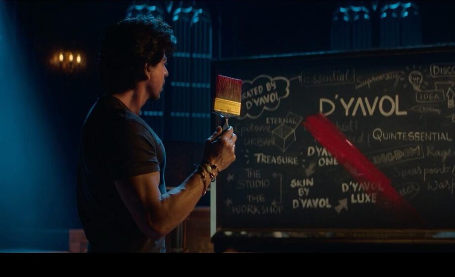 Shah Rukh Khan Helps Aryan Khan In His First Directorial Debut 801373