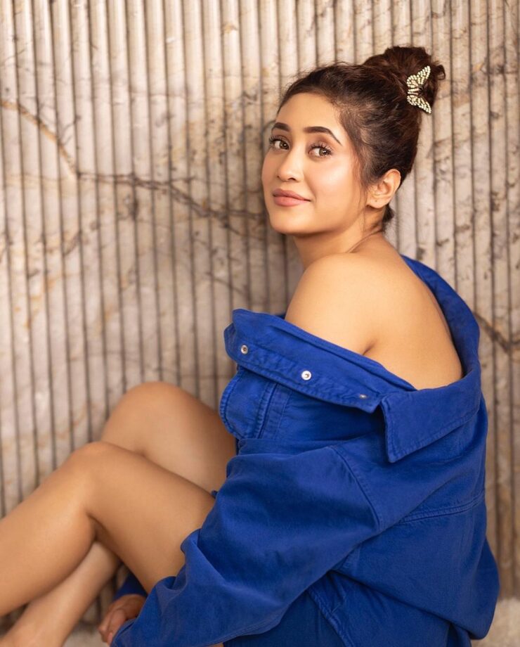 Shivangi Joshi Exudes The Perfect Style In This Denim Blue Shirt Style; Check Here 800625
