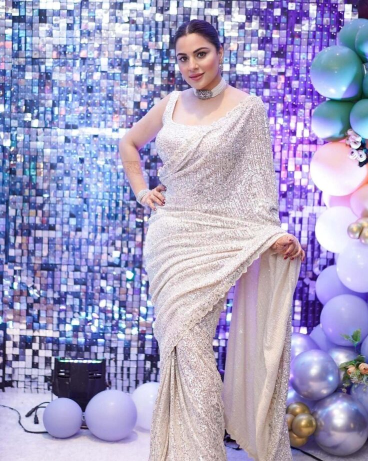 Shraddha Arya Can't Style Her Saree Look Without This One Thing, Check Now 795741