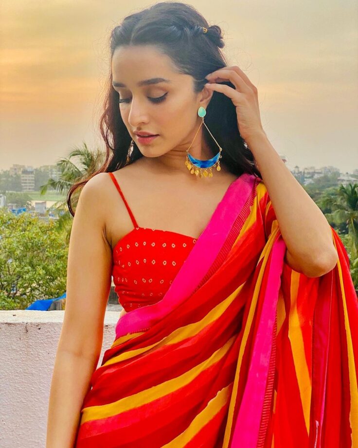Shraddha Kapoor Teaches To Steal The Show In Simple Ethnic Drapes 799320