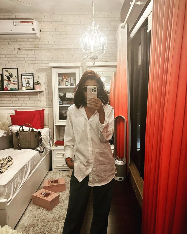Sriti Jha shares mirror selfie in white, Nishant Bhat says, 