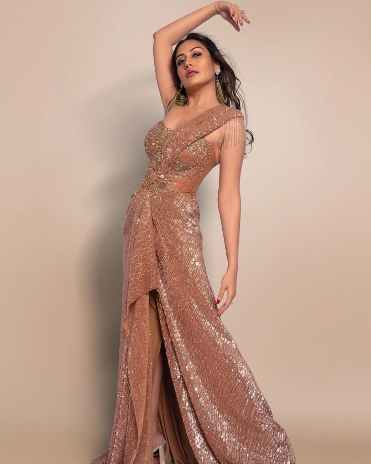 Surbhi Chandna is a vision in glittery gold outfit, get swag inspiration 800870