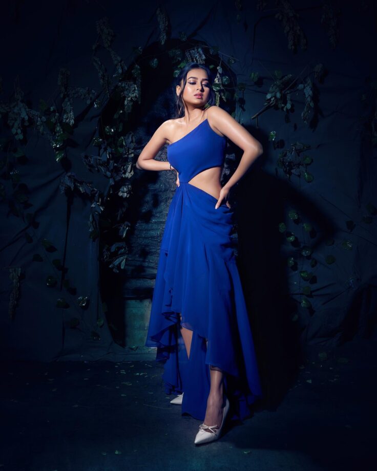 Tejasswi Prakash Sizzles In Blue Dress, Adaa Khan Feels The Heat 794668