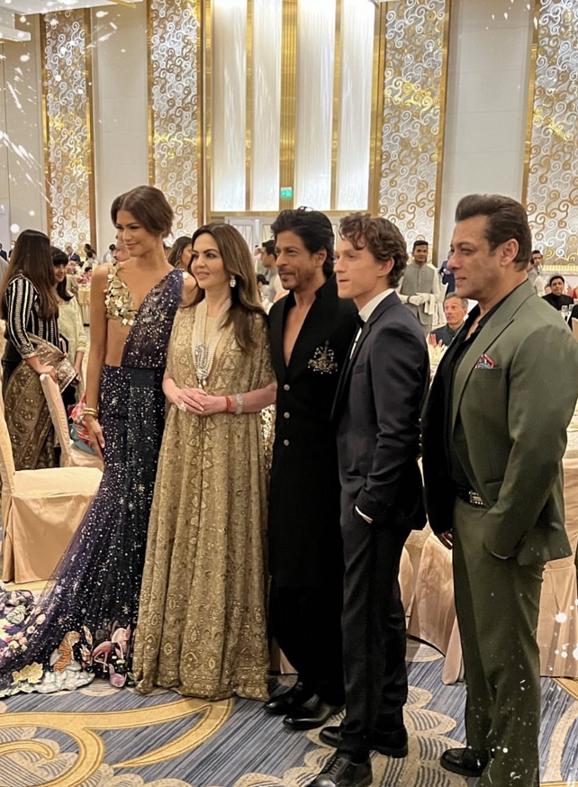Trending: Aishwarya Rai accidentally photobombs Salman and Shah Rukh Khan's picture with Tom Holland and Zendaya, check out 793357