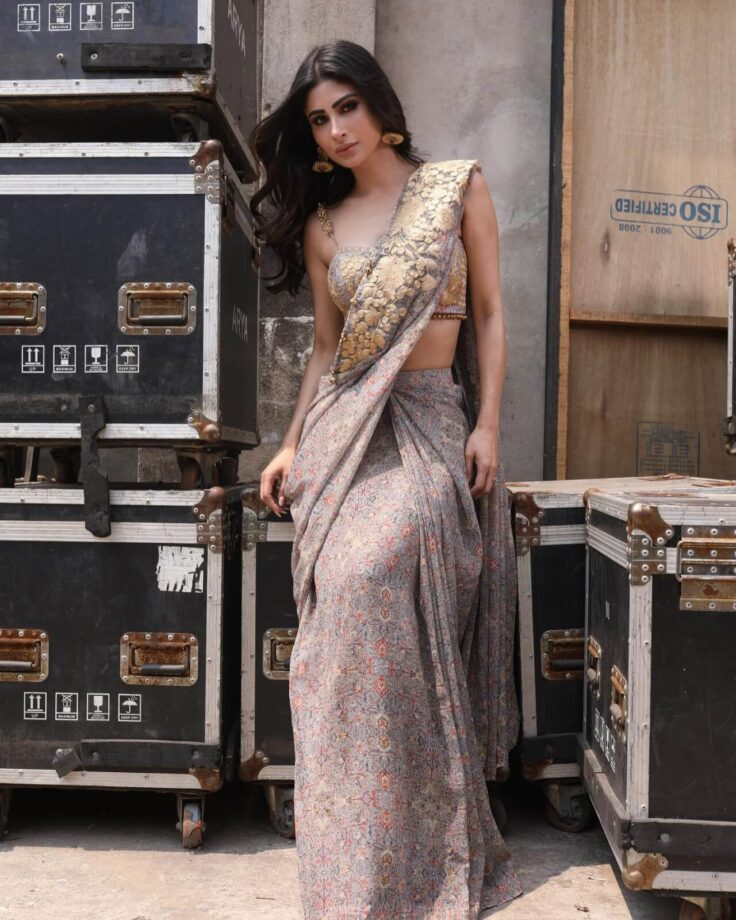 What A Babe: Mouni Roy is quintessential 'Bengali beauty' in latest Kolkata photoshoot, see snaps 794540