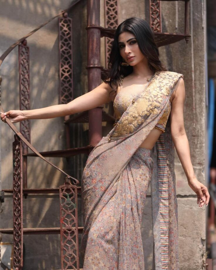 What A Babe: Mouni Roy is quintessential 'Bengali beauty' in latest Kolkata photoshoot, see snaps 794536