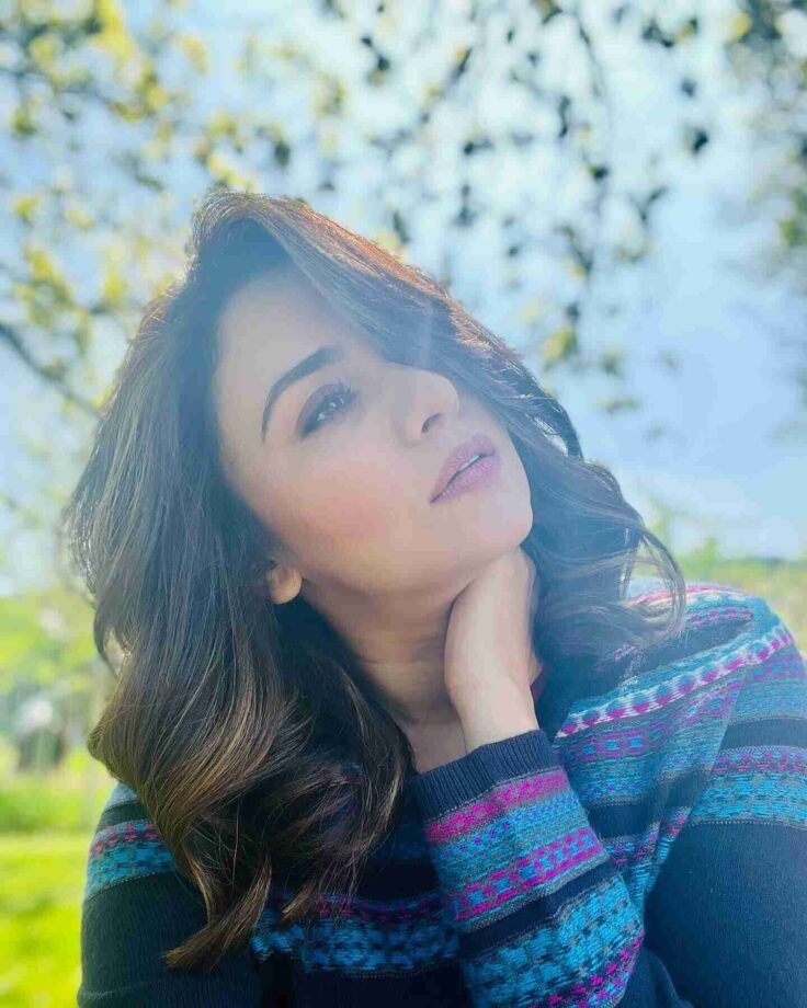 Amruta Khanvilkar Is Obsessed With Sunkissed Pictures; Check Now 807324