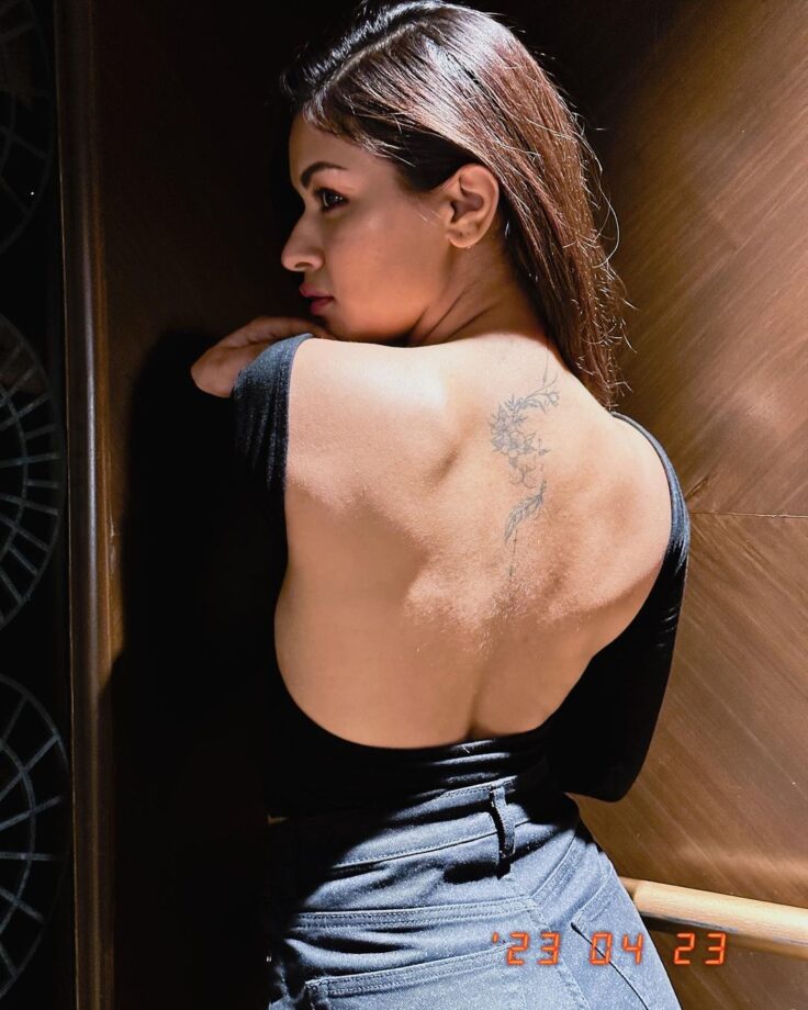 Avneet Kaur Is In Awe Of Her Tattoo; Check Pics To See Her Style 803971